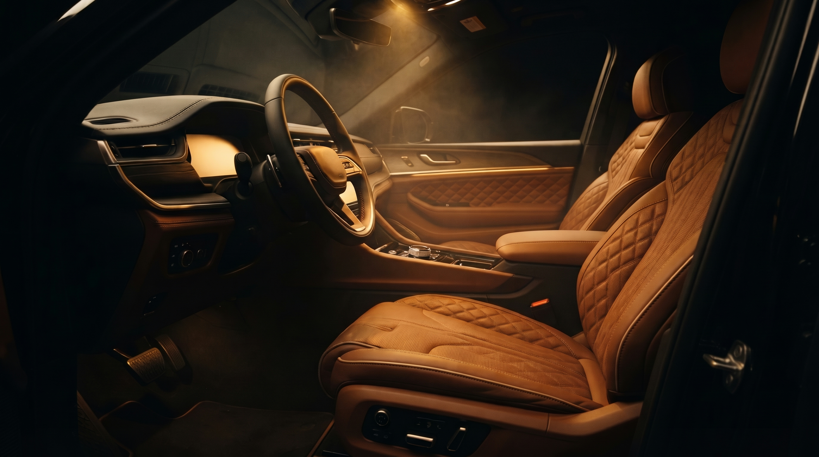 Luxus-Innenraum mit Cognac-Leder